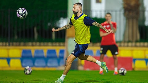 مارسيلو بروزوفيتش لاعب النصر خلال الحصة التدريبية