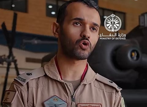 طيار سعودي بفخر: أعتز بخدمة الوطن من قمرة طائرات "الأباتشي" الهجومية