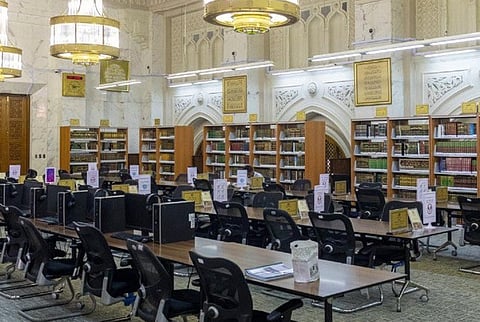 تستقبل 11 ألف زائر شهرياً.. مكتبة المسجد الحرام تقدّم خدماتها على مدار 24 ساعة ضمن توسعة الملك فهد