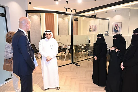 رئيس غرفة الطائف للقنصل الفرنسي: حريصون على استقطاب وتنويع الاستثمارات.. والورد يجمعنا