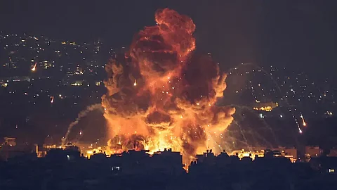 جانب من الغارات الإسرائيلية على لبنان