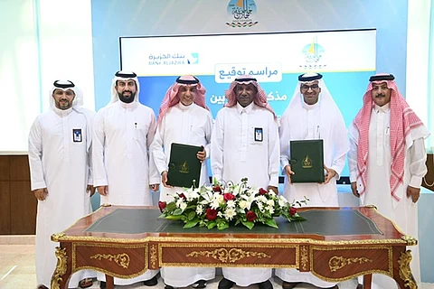رئيس جامعة جازان يشهد توقيع اتفاقية مبادرة "مشتل الجامعة"