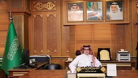 ترقية رئيس بلدية "تربة حائل" إلى المرتبة الحادية عشرة