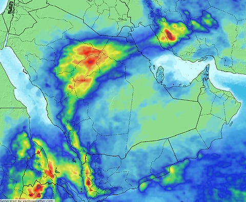 عبدالعزيز الحصيني: الحالة المُمطرة ثابتة.. وتوقعاتٌ بسيولٍ قريباً