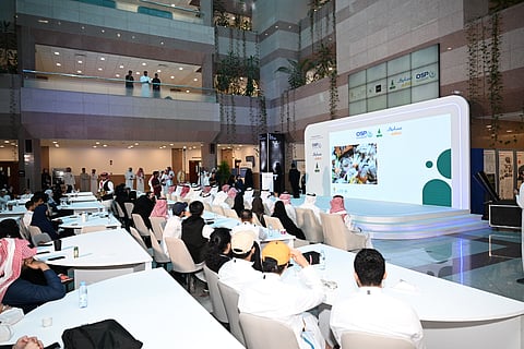 رئيس جامعة المؤسس يرعى الحفل الختامي لمسابقة "إعادة تعريف البلاستيك"