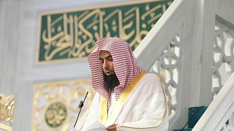 شاهد.."البدير" في خطبة الجمعة من قيرغيزستان: لا تلهينَّكم أموالكم عن الصلاة في مواقيتها