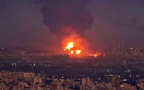 تصاعد التوترات: إسرائيل تنهي ضرباتها الجوية ضد أهداف إيرانية وسط انفجارات في طهران