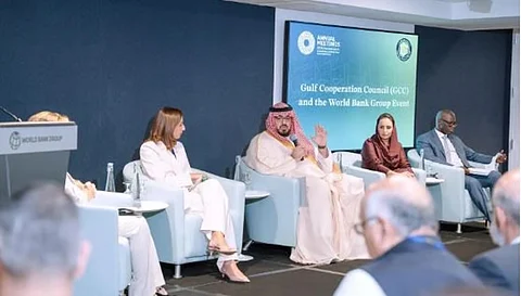 وزير الاقتصاد والتخطيط فيصل الإبراهيم خلال مشاركته في جلسة رأس المال البشري