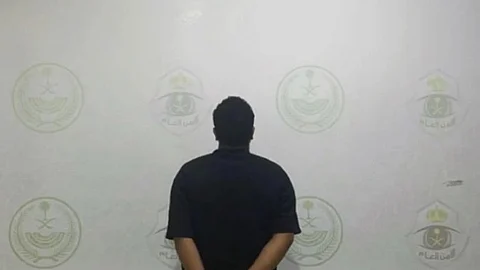 "التحريات والبحث الجنائي" بالرياض: القبض على "يمني" لابتزازه الفتيات عبر مواقع التواصل الاجتماعي