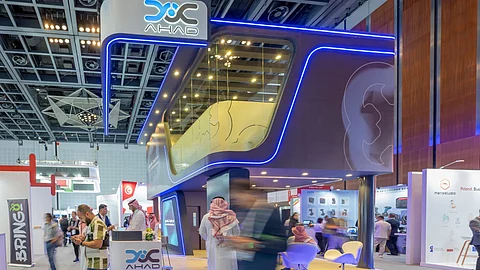 "عهد" تستعرض أبرز خدماتها الرقمية والافتراضية في "جايتكس"
