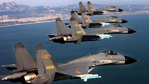 تصاعُد التوتر.. الصين تنشر 20 طائرة مقاتلة حول تايوان بعد مبيعات الصواريخ الأمريكية