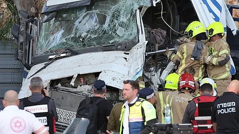 بشاحنة يقودها "فلسطيني".. عملية دهس قرب قاعدة استخباراتية إسرائيلية تودي بحياة 6 وتصيب 29 آخرين