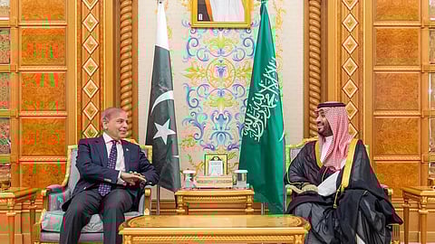 ولي العهد يلتقي رئيس الوزراء في جمهورية باكستان الإسلامية