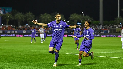 كأس خادم الحرمين الشريفين: برباعية.. الهلال يعبر محطة الطائي ويتأهَّل لربع النهائي