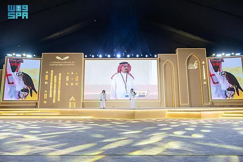 في ليلته الـ12.. بيع صقرين بـ211 ألف ريال بمزاد نادي الصقور السعودي 2024