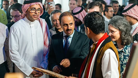 وزير الإعلام اليمني معمر الإرياني يشهد فعاليات أيام اليمن في حديقة السويدي