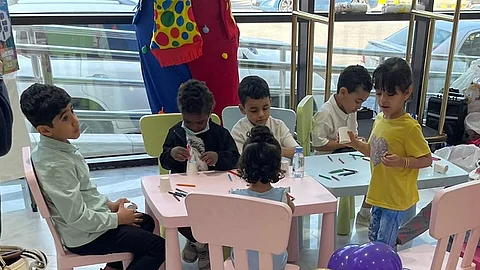 "بسمة حياة" يُدخل البسمة على وجوه أطفال السرطان في اليوم العالمي للفيزياء الطبية