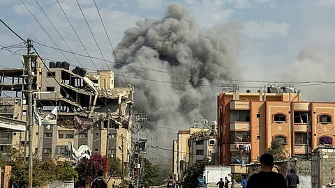 استشهاد تسعة فلسطينيين في قصف إسرائيلي على منزل وخيمتَيْن للنازحين في قطاع غزة