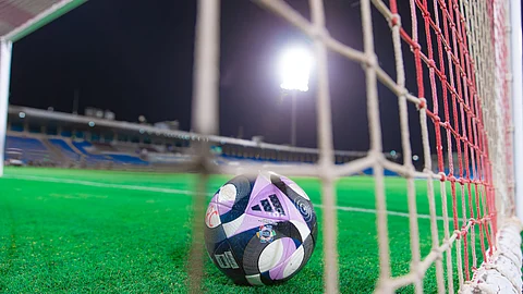 الجولة العاشرة من دوري روشن: صدارة الاتحاد في قبضة العروبة.. والخلود "يتربص" بالشباب