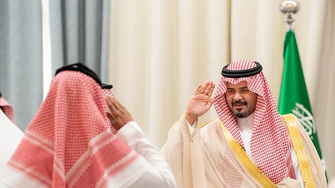أمير المدينة المنورة ينوّه بجهود رجال مكافحة المخدرات في المنطقة ويكرم منسوبيها