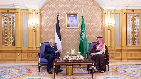 ولي العهد الأمير محمد بن سلمان خلال لقائه رئيس فلسطين محمود عباس