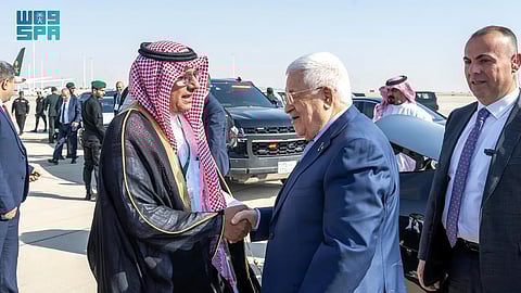 الرئيس الفلسطيني يغادر الرياض بعد مشاركته في القمة العربية والإسلامية