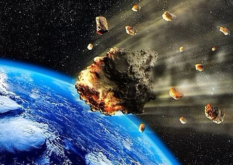 يعادل تفجير مئات القنابل النووية.. الأرض على موعد اليوم مع وصول كويكب "أبوفيس" المخيف