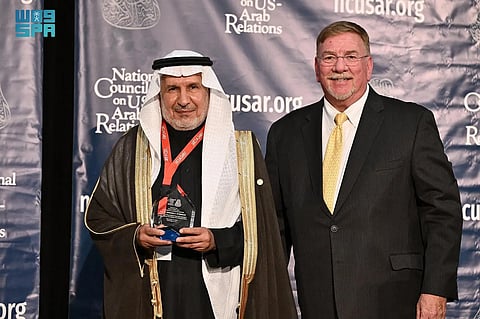 أكّد أنه تكريم لجهود متكاملة.. "الربيعة" يتسلّم جائزة القيادة العالمية في "الصحة والإنسانية"