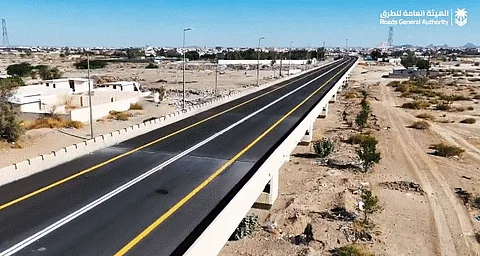 بعد التطوير.. افتتاح الحركة المرورية على جسر "نمران" في "بيشة"