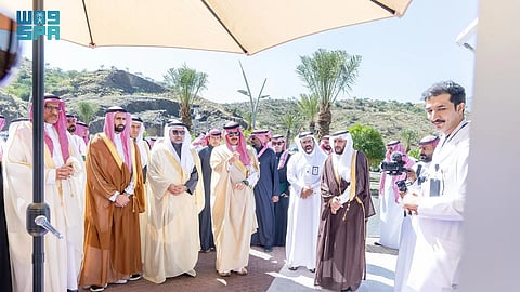 أمير عسير يدشن مستشفى رجال ألمع و35 مشروعًا صحيًّا تطويريًّا