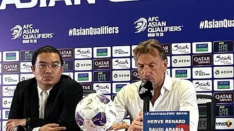 "رينارد" مدرب المنتخب السعودي: أنا أتحمّل مسؤولية الخسارة أمام إندونيسيا