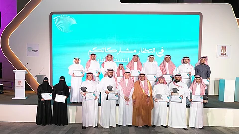 تحفيزاً لمنسوبيها وخلق بيئة تنافسية بينهم.. أمانة الأحساء تُكرّم الفائزين بـ"جائزة الأمين للتميز"
