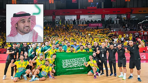 وزير الرياضة "الفيصل" يوجّه بتقديم 100 ألف ريال لكل لاعب من لاعبي الخليج