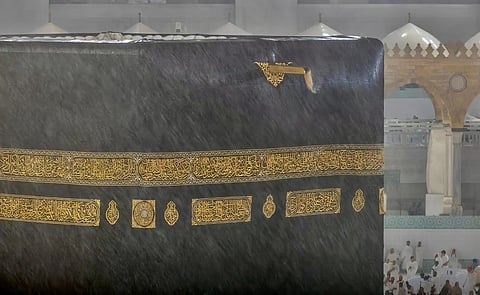 كميات كبيرة من السحب الركامية الرعدية تتركَّز في سماء مكة المكرمة