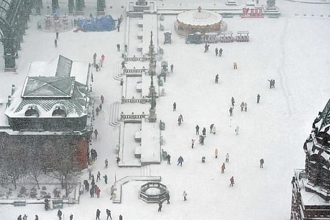 الصين تُصدر إنذارًا أصفر لمواجهة العواصف الثلجية وموجة البرد