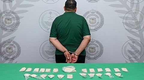 الجهات الأمنية تنفّذ 3 عمليات ناجحة لمنع ترويج وتهريب المخدرات في جازان والطائف وجدة