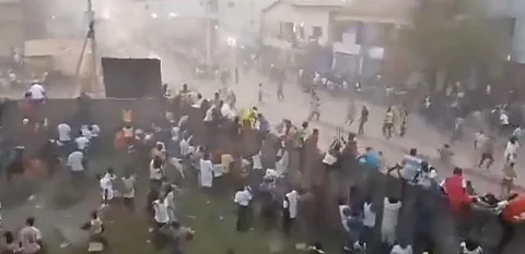 بعيداً عن روح الرياضة.. عشرات القتلى بسبب مباراة لكرة القدم في غينيا