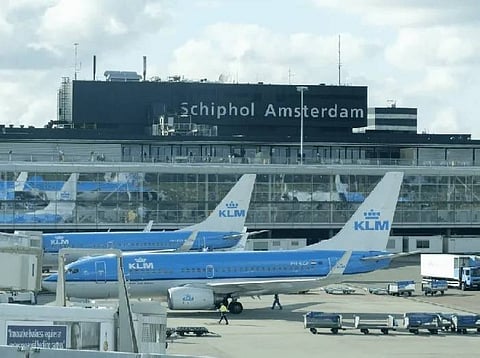 عاصفة تتسبَّب في إلغاء عشرات الرحلات بهولندا