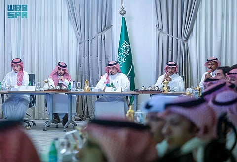 "المسحل" يجتمع برؤساء وممثلي أندية دوري المحترفين لمناقشة الجوانب الفنية لموسم 2025 - 2026