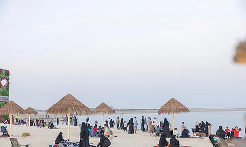 بالصور.. الخبر تُدشّن الشاطئ الرملي بواجهة بحرية مستدامة لتعزيز الجذب السياحي بالشرقية