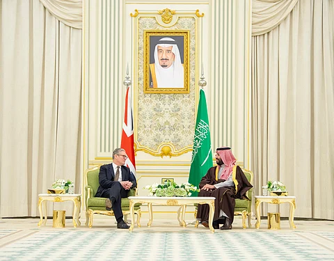 المملكة وبريطانيا تؤكدان أهمية تعزيز الشراكة الاقتصادية وزيادة الاستثمار والتجارة البينية إلى 37.5 مليار دولار