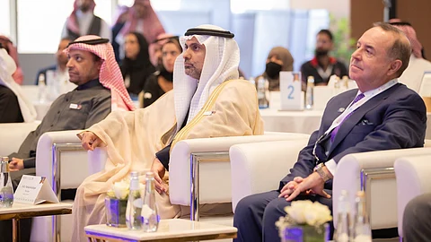 وزير الصحة يدشن عددًا من المشاريع الصحية بمحافظة العلا