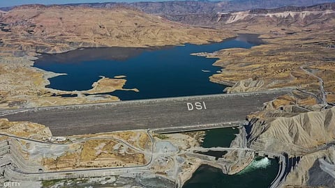 بسبب سد تركي.. العراق يواجه أزمة مياه حادة تُهدِّد الزراعة وتدفع نحو نزوح واسع