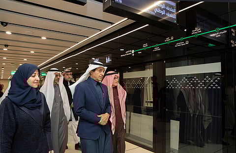 جامعة الأمير سلطان تُفعل خطتها للنقل الترددي لمنسوبيها من وإلى محطتي وزارة التعليم وحديقة الملك سلمان