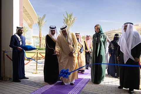 الأمير تركي الفيصل يفتتح مبنى كلية الطب بجامعة الفيصل بتكلفة 160 مليون ريال