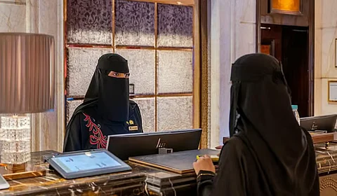 أحدث الأرقام: 128 ألف موظفة سعودية في قطاع السياحة