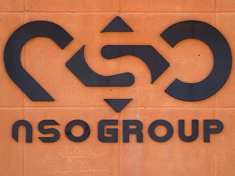 "حكم تاريخي".. قاضية أمريكية تدين شركة إسرائيلية بالتجسس على "واتساب"