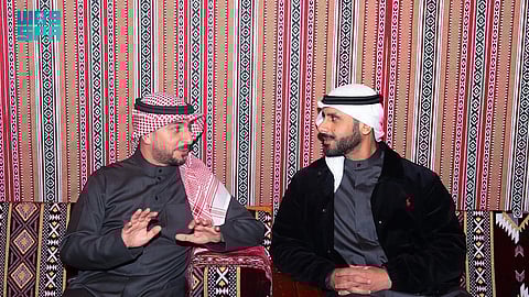 أشاد بدور الإعلام .. "مبارك الصباح" يزور المركز الإعلامي لبطولة خليجي 26