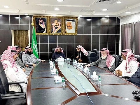 مدير "تعليم القويعية" يدشن مبادرة "أنا موهوب"