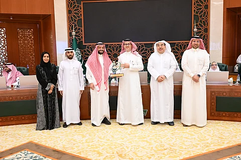 رئيس جامعة المؤسس يكرم الفائزين بجائزة التميز في الأداء الجامعي في دورتها الخامسة